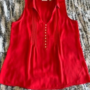 Collared sheet sleeveless blouse